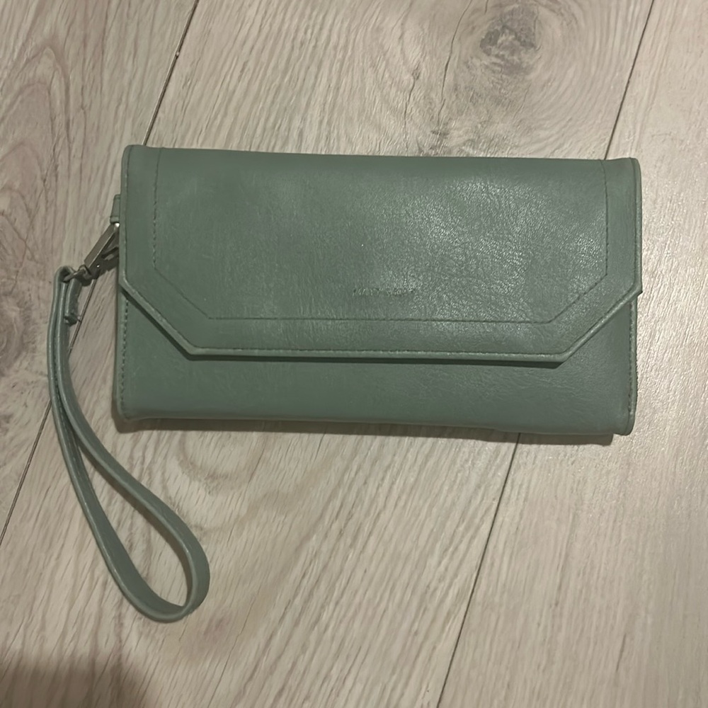 Mat & Nat wallet